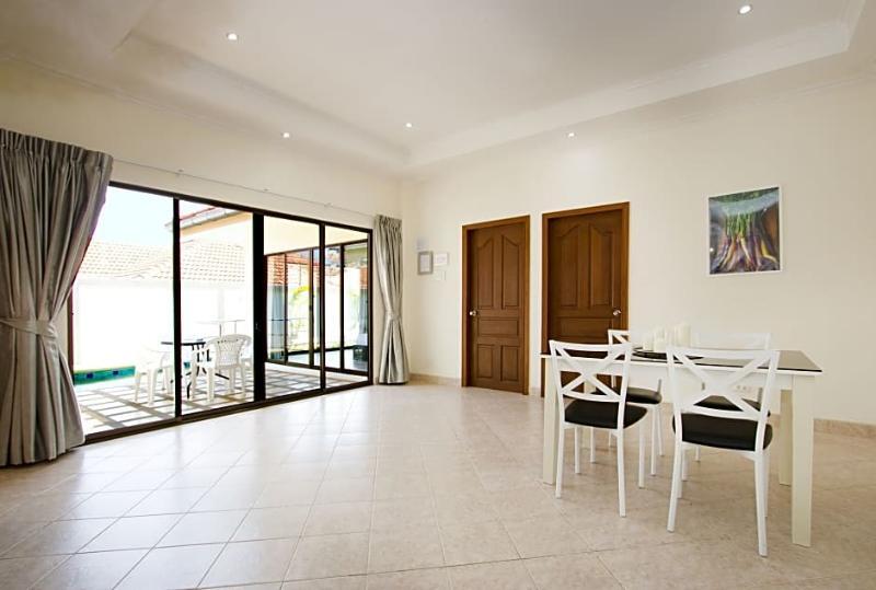 Avoca Pool Hotel 3*