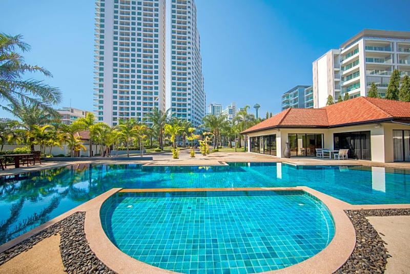 Private Beach Majestic Pool * Pattaya
