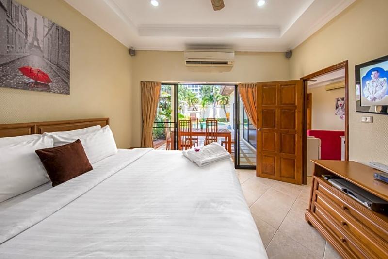 Private Beach Majestic Pool Villa Pattaya