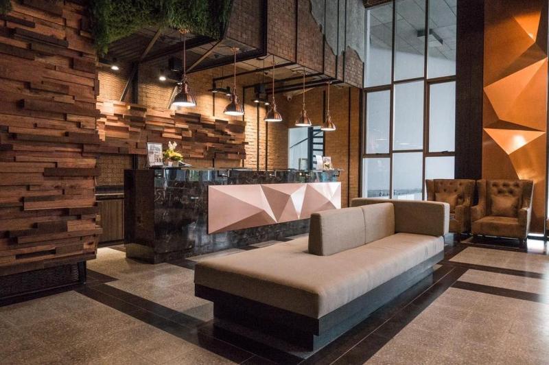 Hotel Surestay By Western T Pattaya