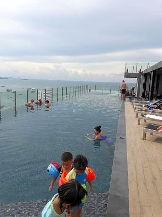 Hotel The Base By Avi Pattaya