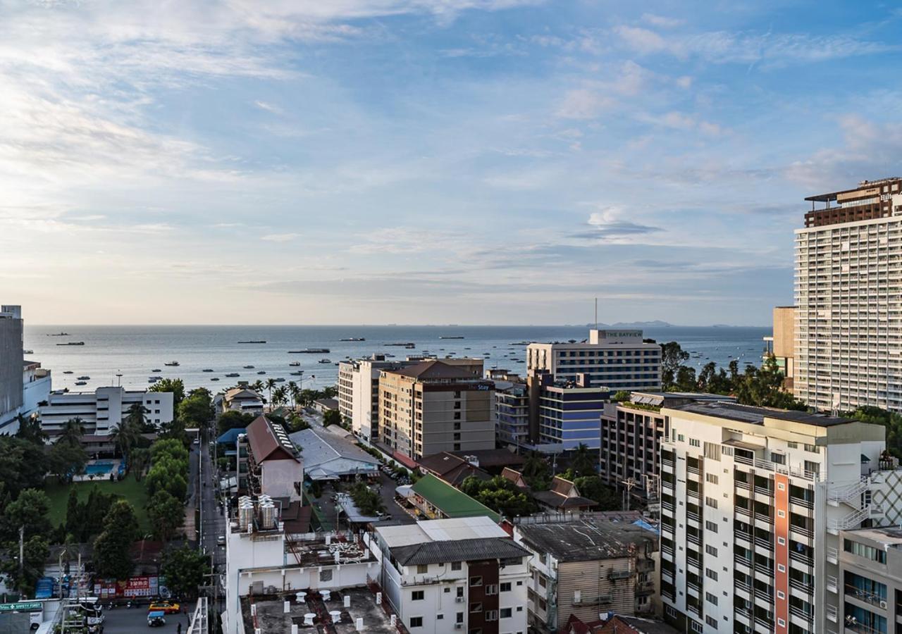 Apartment The Base Sea View Suites *