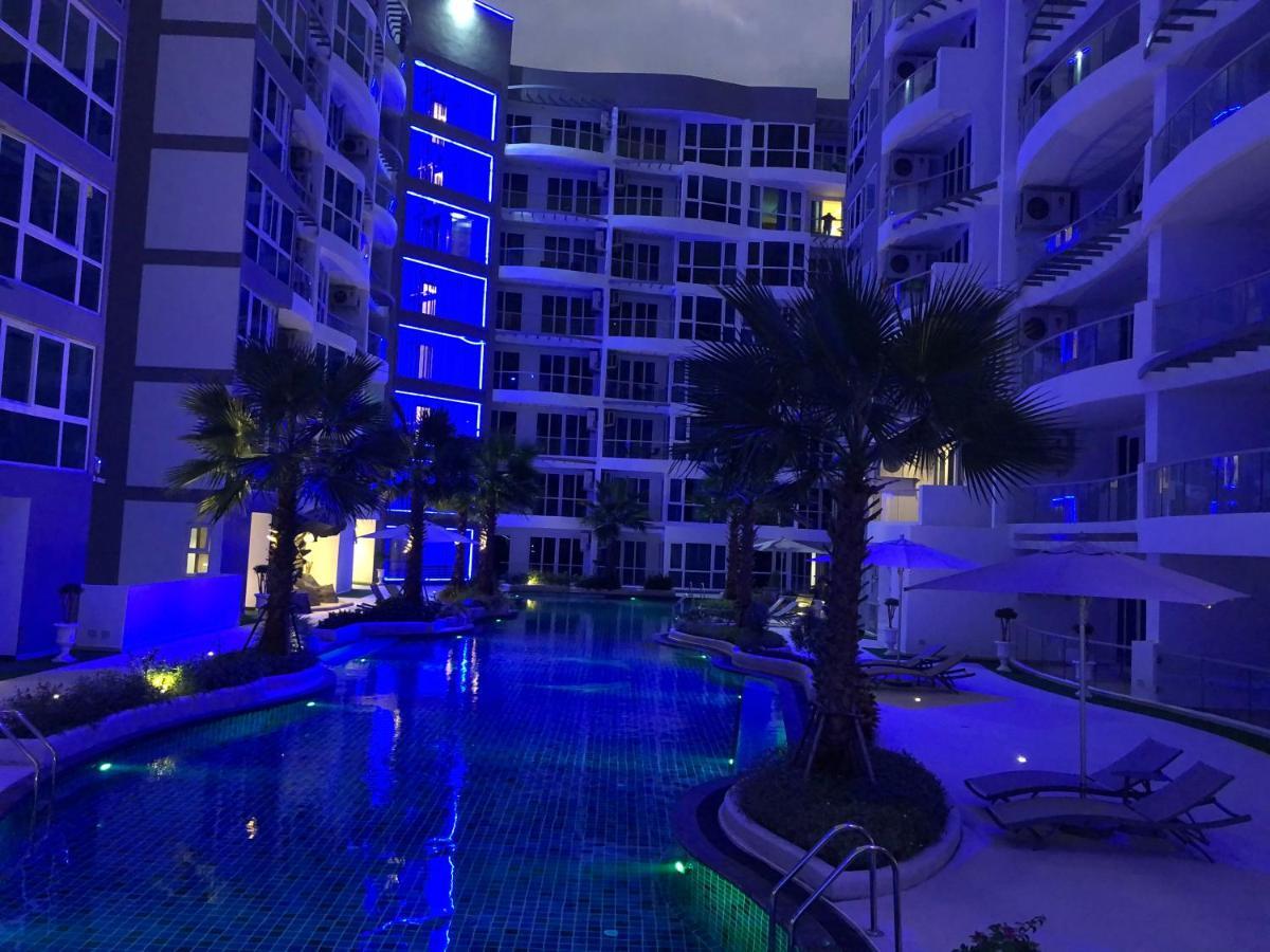 Luxury Business Suits In Grand Avenue By Estates Apartment