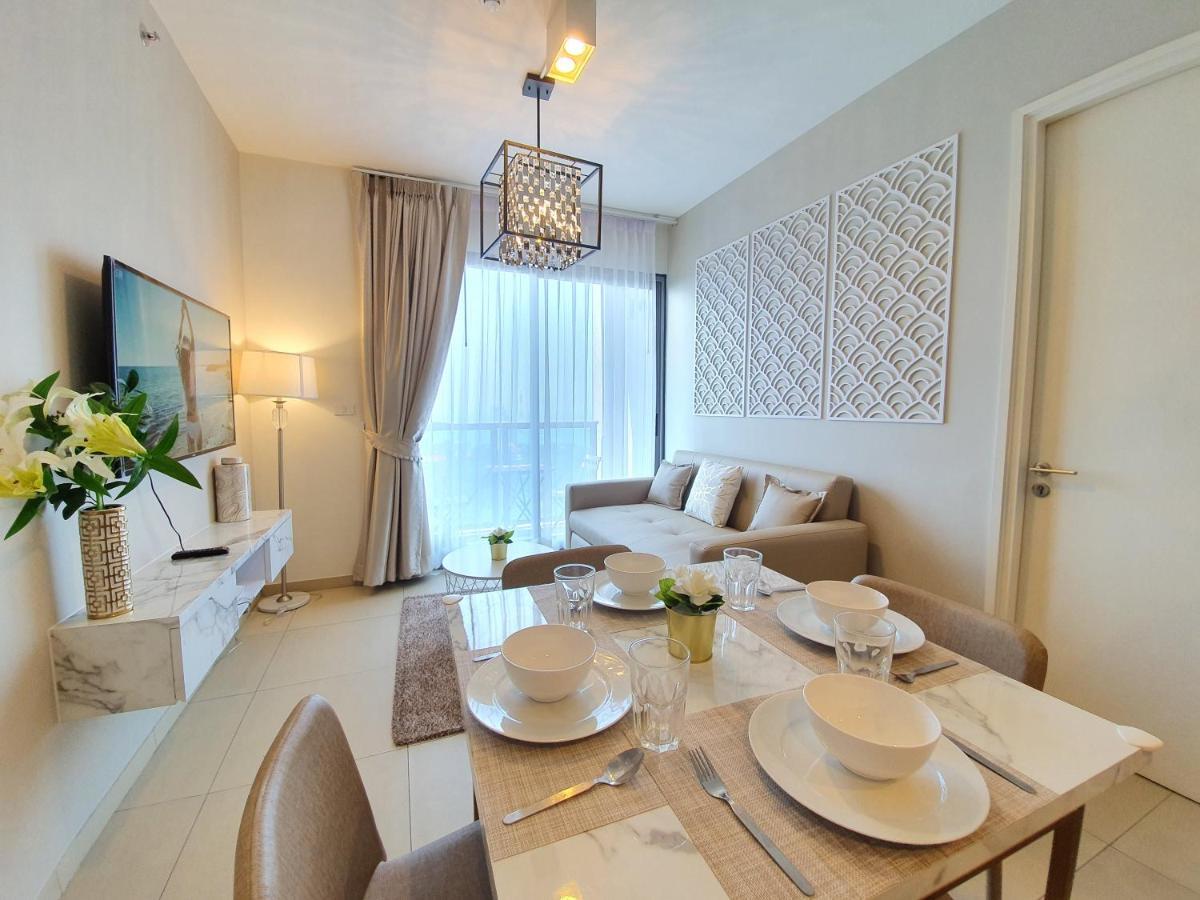 Unixx Your Oasis In By N'dee Apartment Pattaya