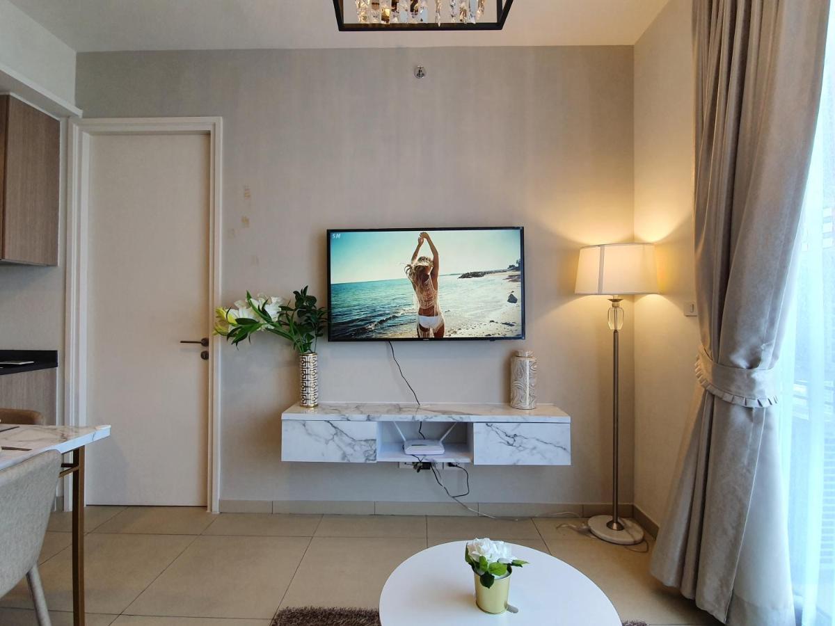 Unixx Your Oasis In By N'dee Apartment Pattaya