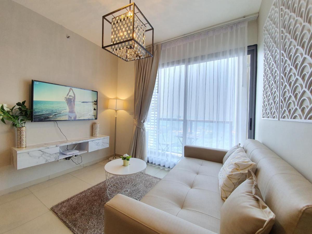 Unixx Your Oasis In By N'dee * Pattaya