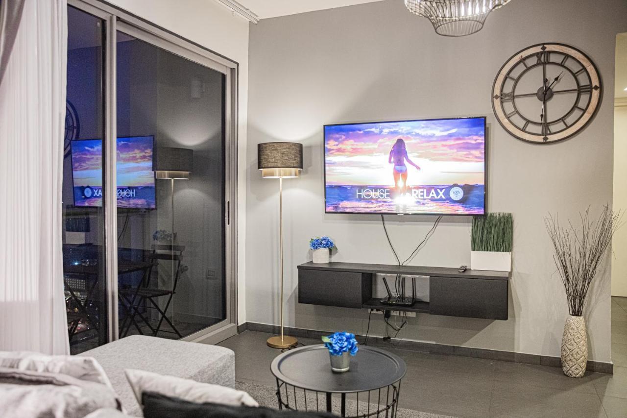 Unixx Your Oasis In By N'dee Pattaya