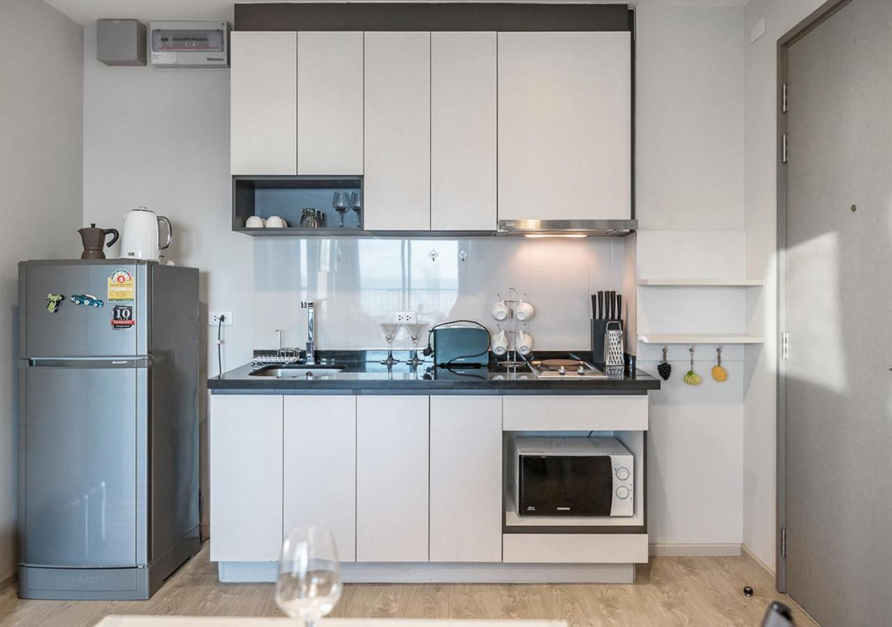 The Base Sea View Suites Apartment *