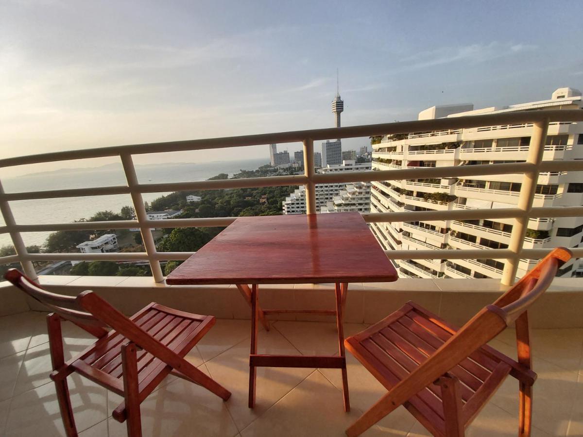 Condominum In Jomtien With Sea View, Balcony And Free Wifi Pattaya