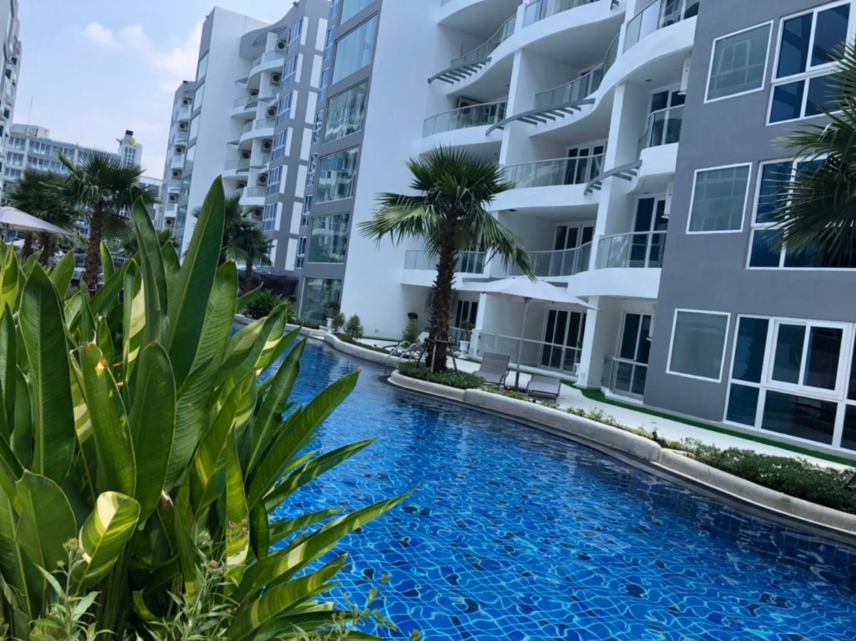 Luxury Business Suits In Grand Avenue By Estates Apartment *