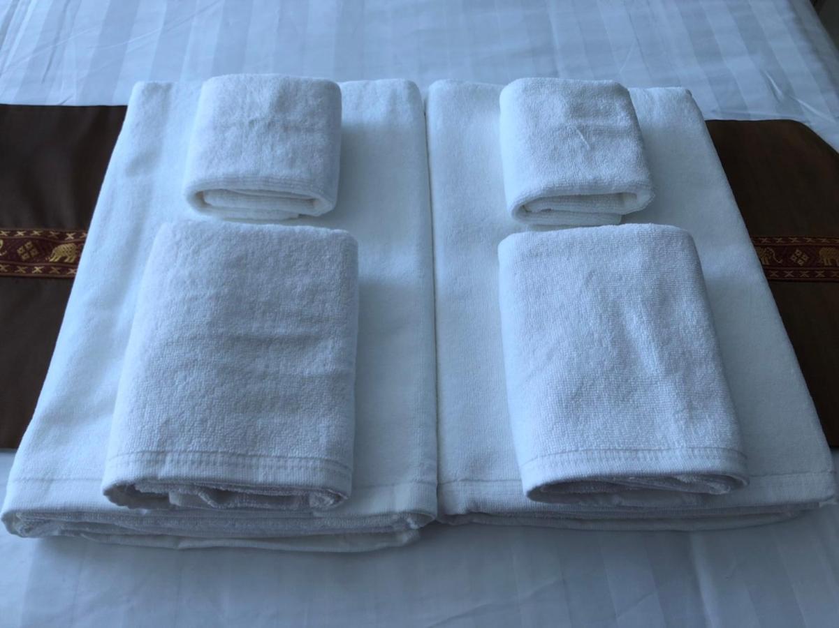 Luxury Business Suits In Grand Avenue By Estates Apartment