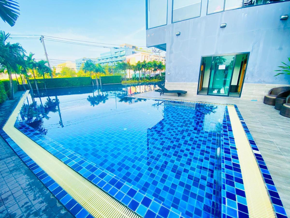 Dusit Grand View *