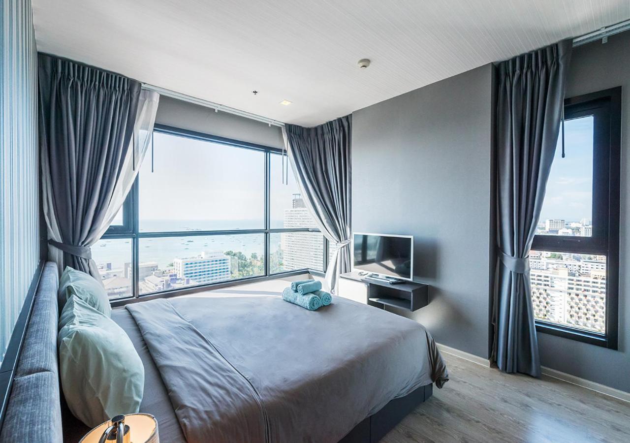 The Base Sea View Suites * Pattaya