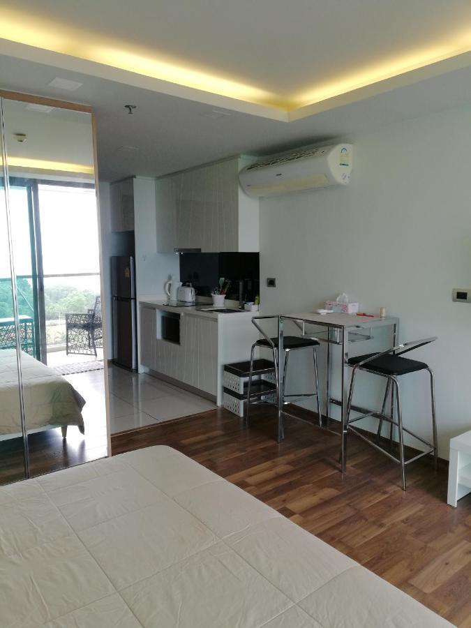 The Peak Towers Sea View * Pattaya