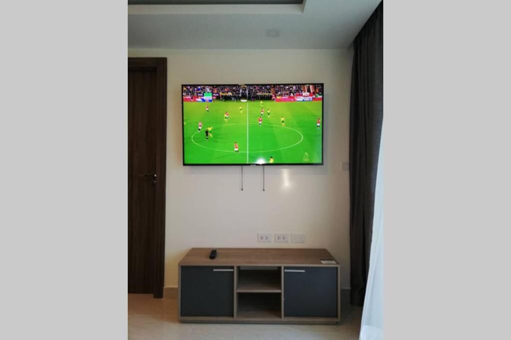 Grand Avenue 1 Bedroom