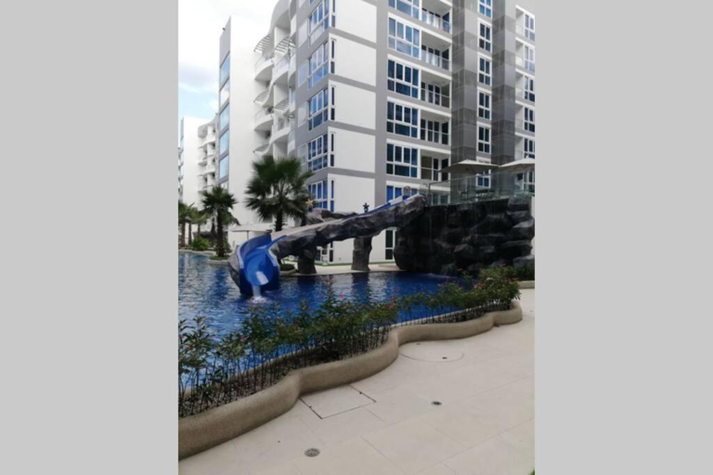 Grand Avenue 1 Bedroom *