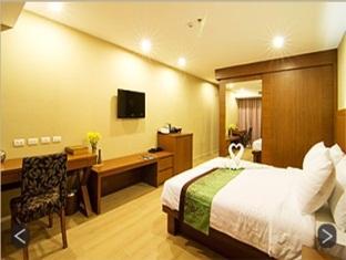 Hotel The 