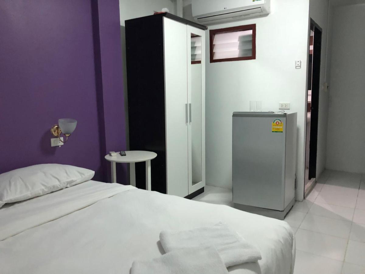 The Chic Place 2*
