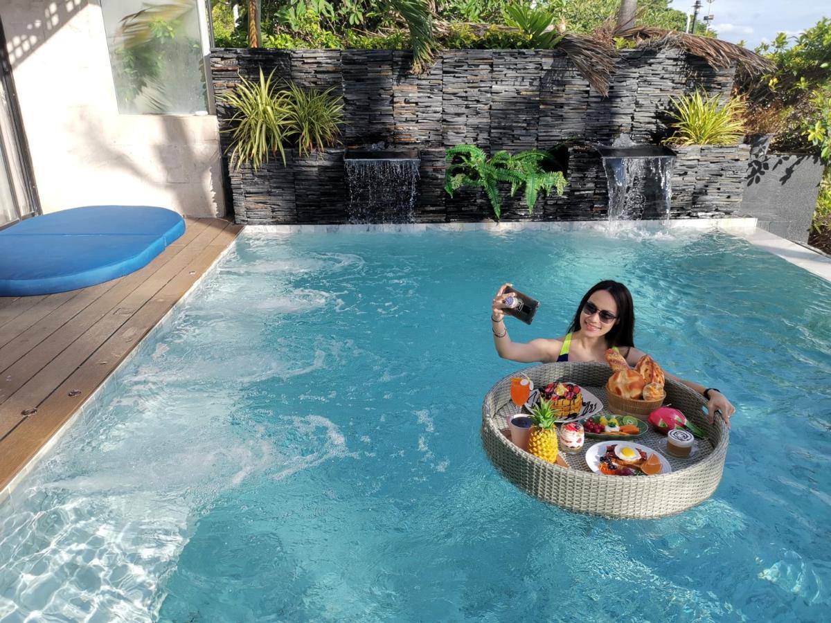 Dojo Pool Beachfront