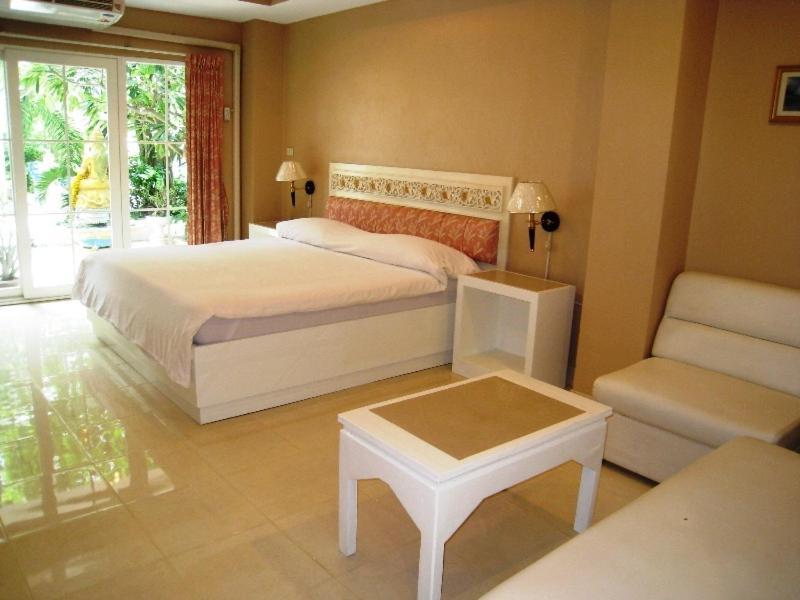 North Place Hostel *
