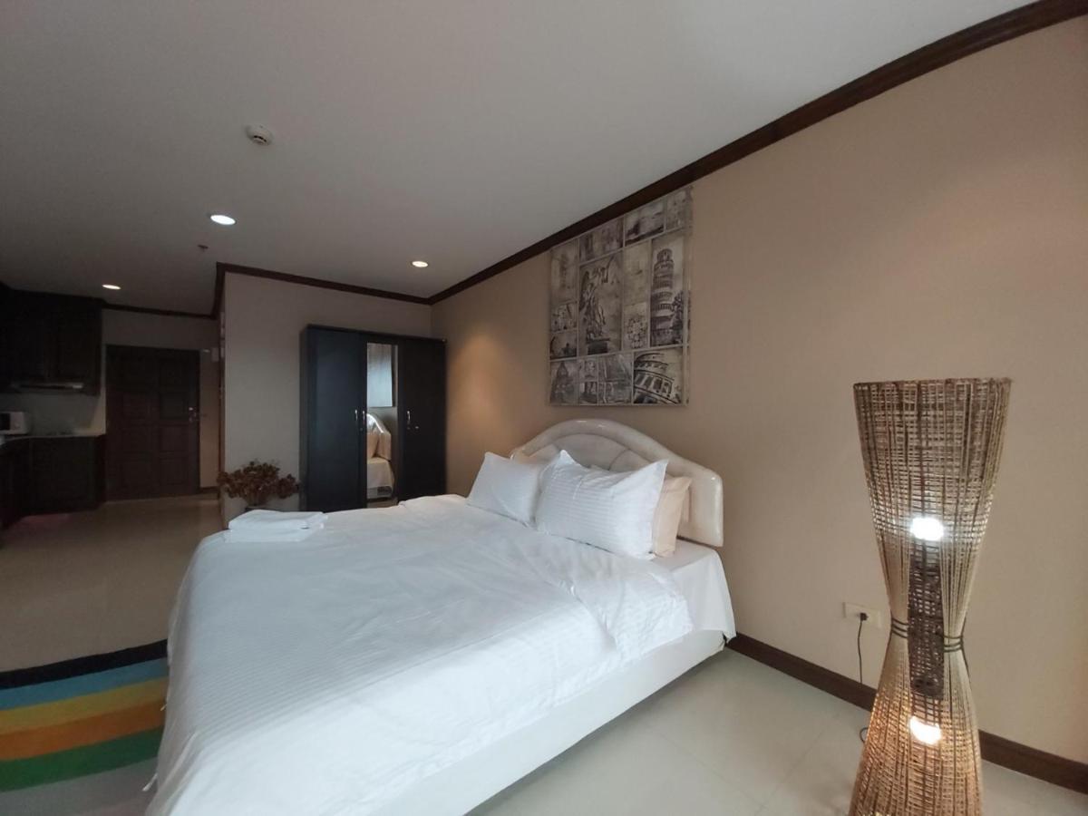 Condominum In Jomtien With Sea View, Balcony And Free Wifi Apartment *