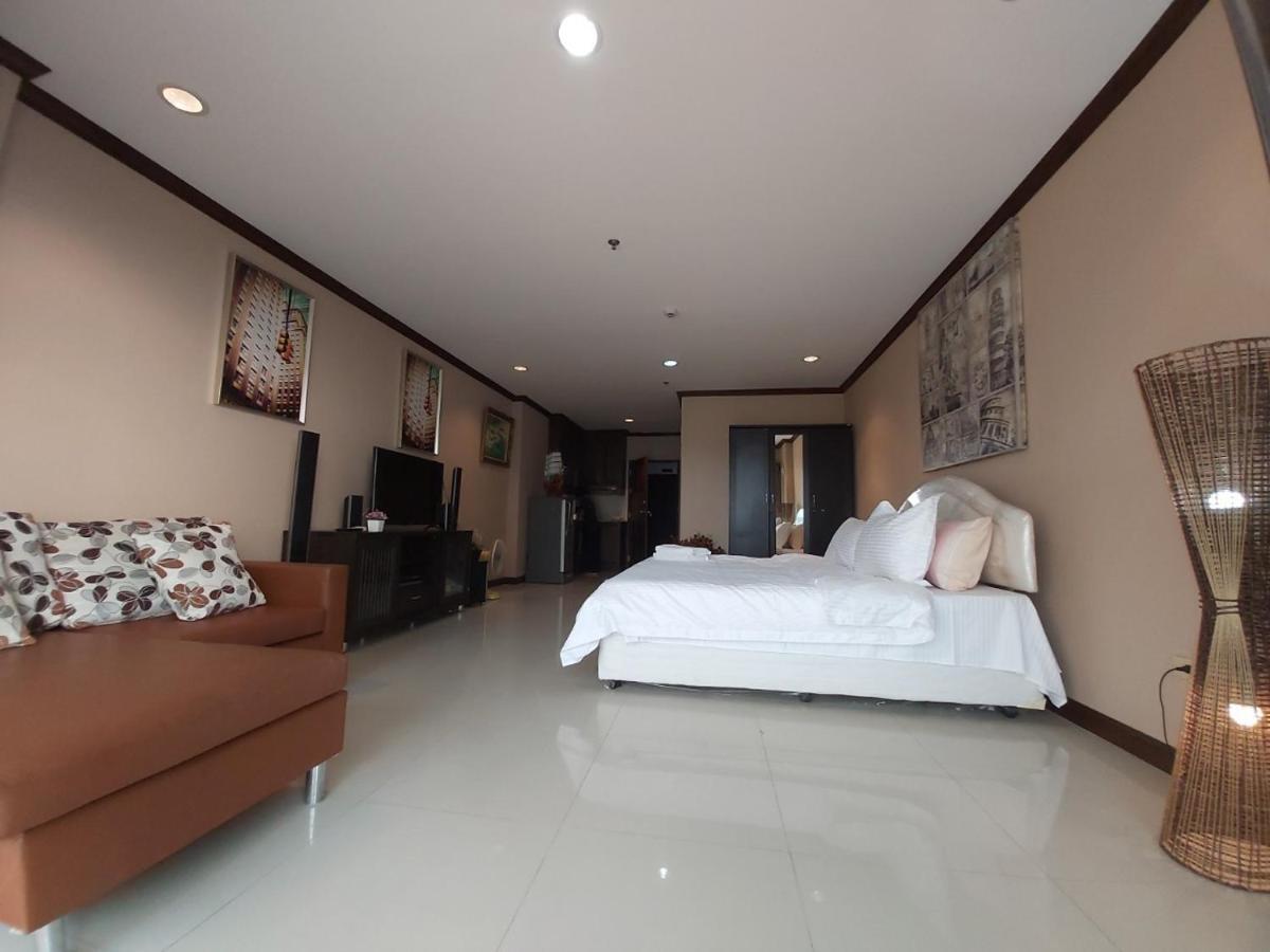 Apartment Condominum In Jomtien With Sea View, Balcony And Free Wifi