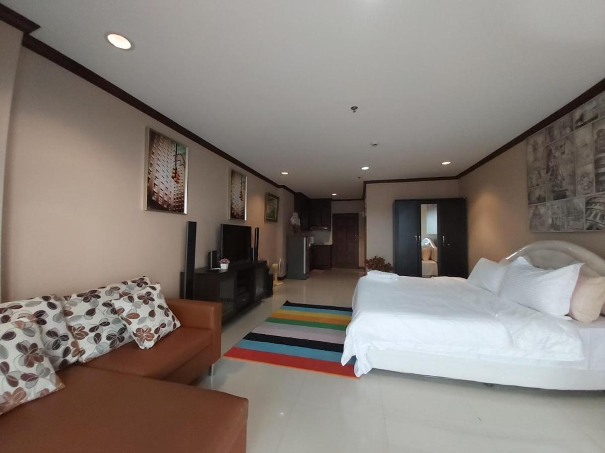 Apartment Condominum In Jomtien With Sea View, Balcony And Free Wifi *