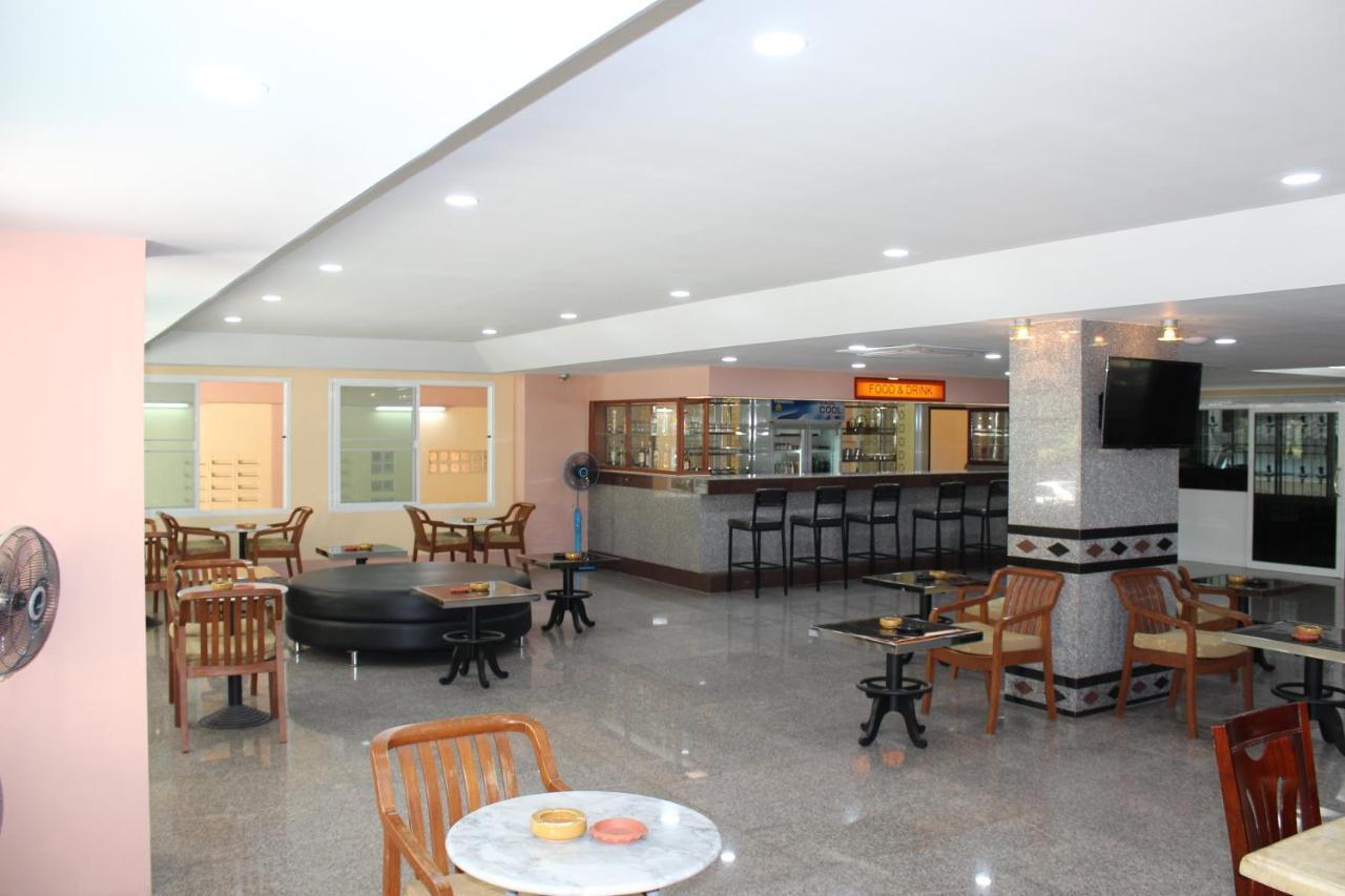 Hotel A.a. Golden