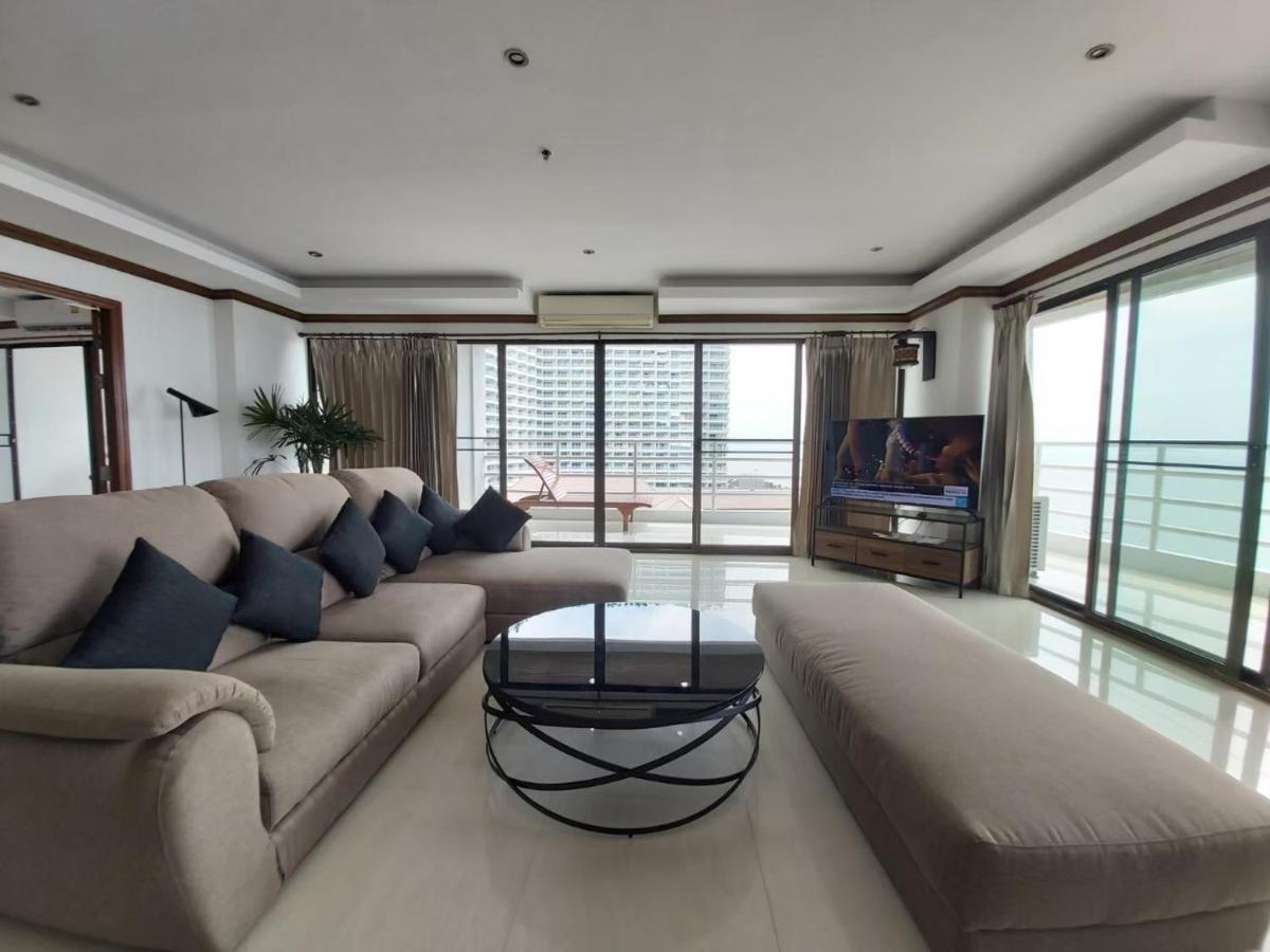 Condominum In Jomtien With Sea View, Balcony And Free Wifi *