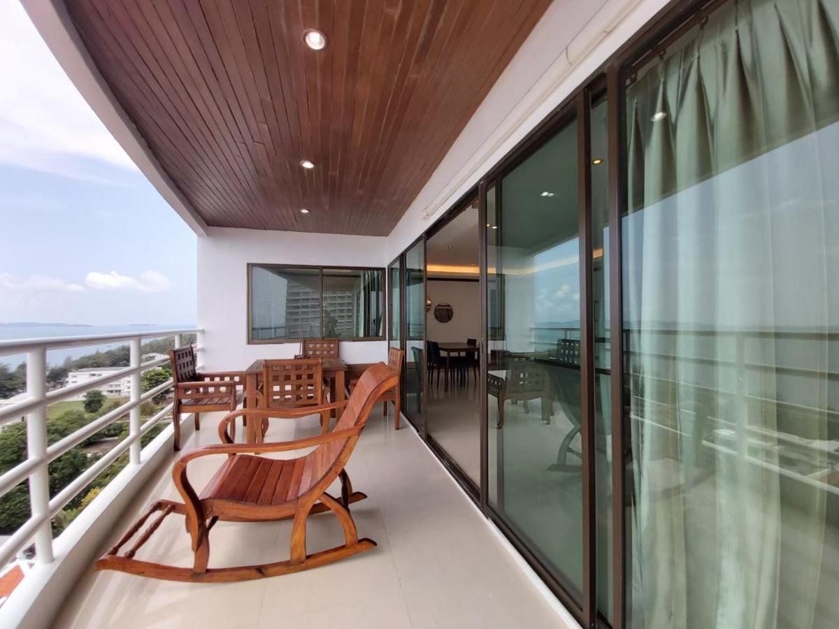 Condominum In Jomtien With Sea View, Balcony And Free Wifi Pattaya