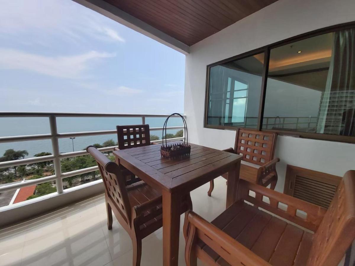 Condominum In Jomtien With Sea View, Balcony And Free Wifi Apartment Pattaya