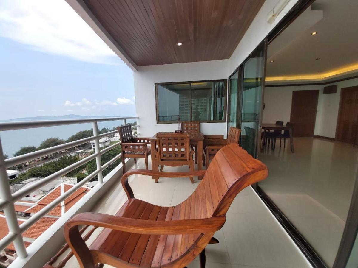 Condominum In Jomtien With Sea View, Balcony And Free Wifi *