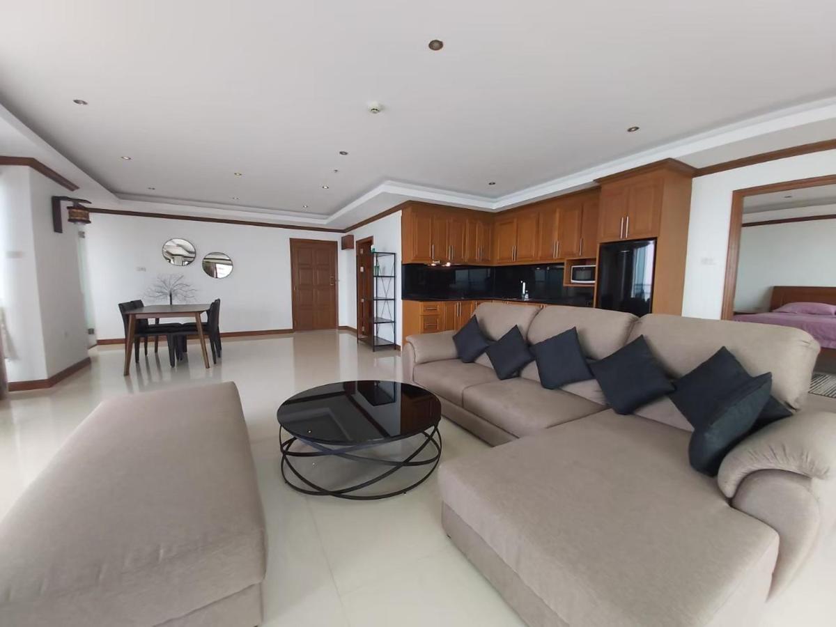 Condominum In Jomtien With Sea View, Balcony And Free Wifi Apartment
