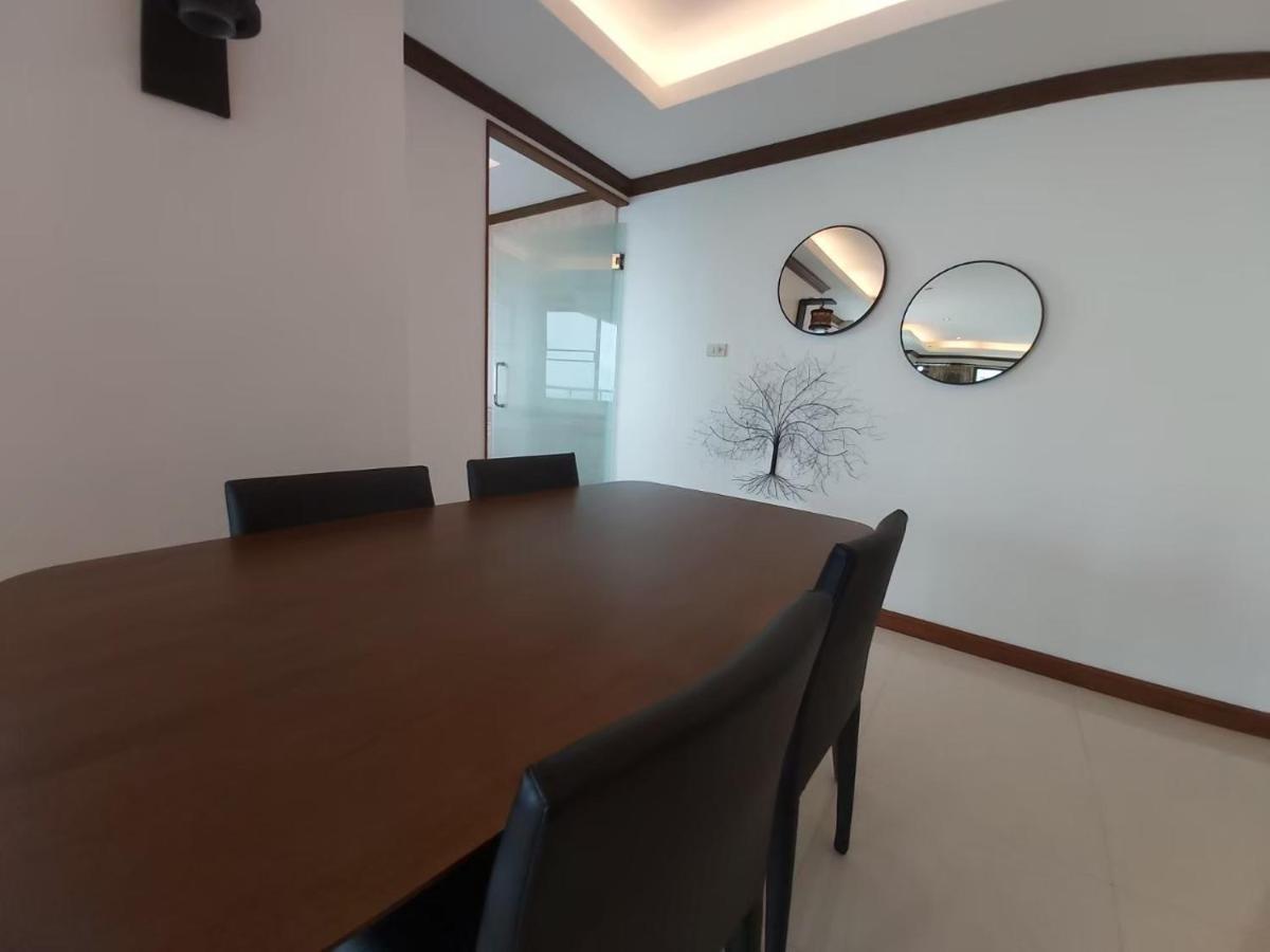 Condominum In Jomtien With Sea View, Balcony And Free Wifi