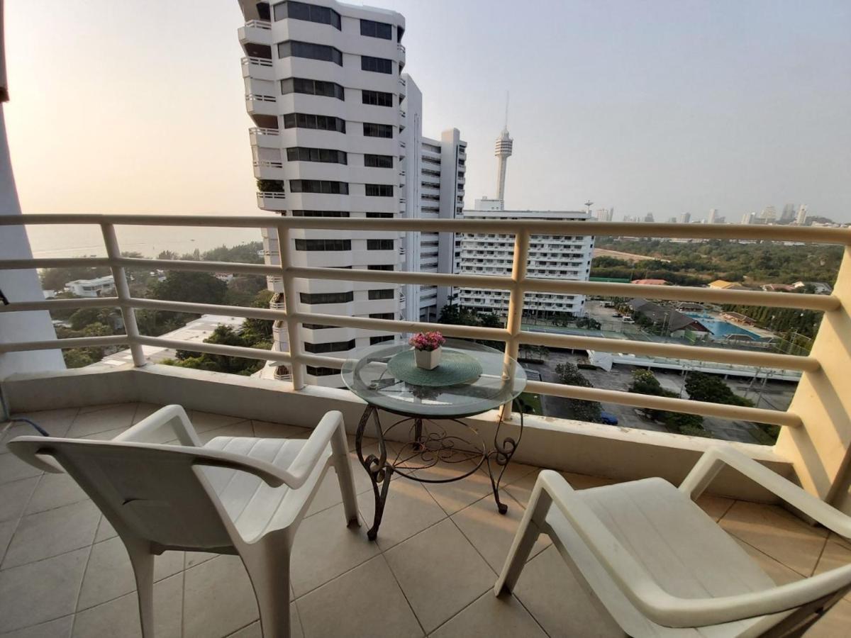 Condominum In Jomtien With Sea View, Balcony And Free Wifi Apartment Pattaya