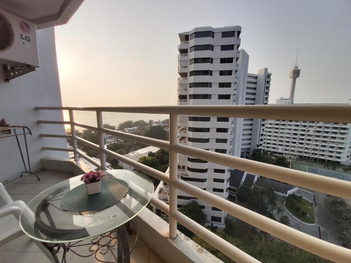 Condominum In Jomtien With Sea View, Balcony And Free Wifi Pattaya