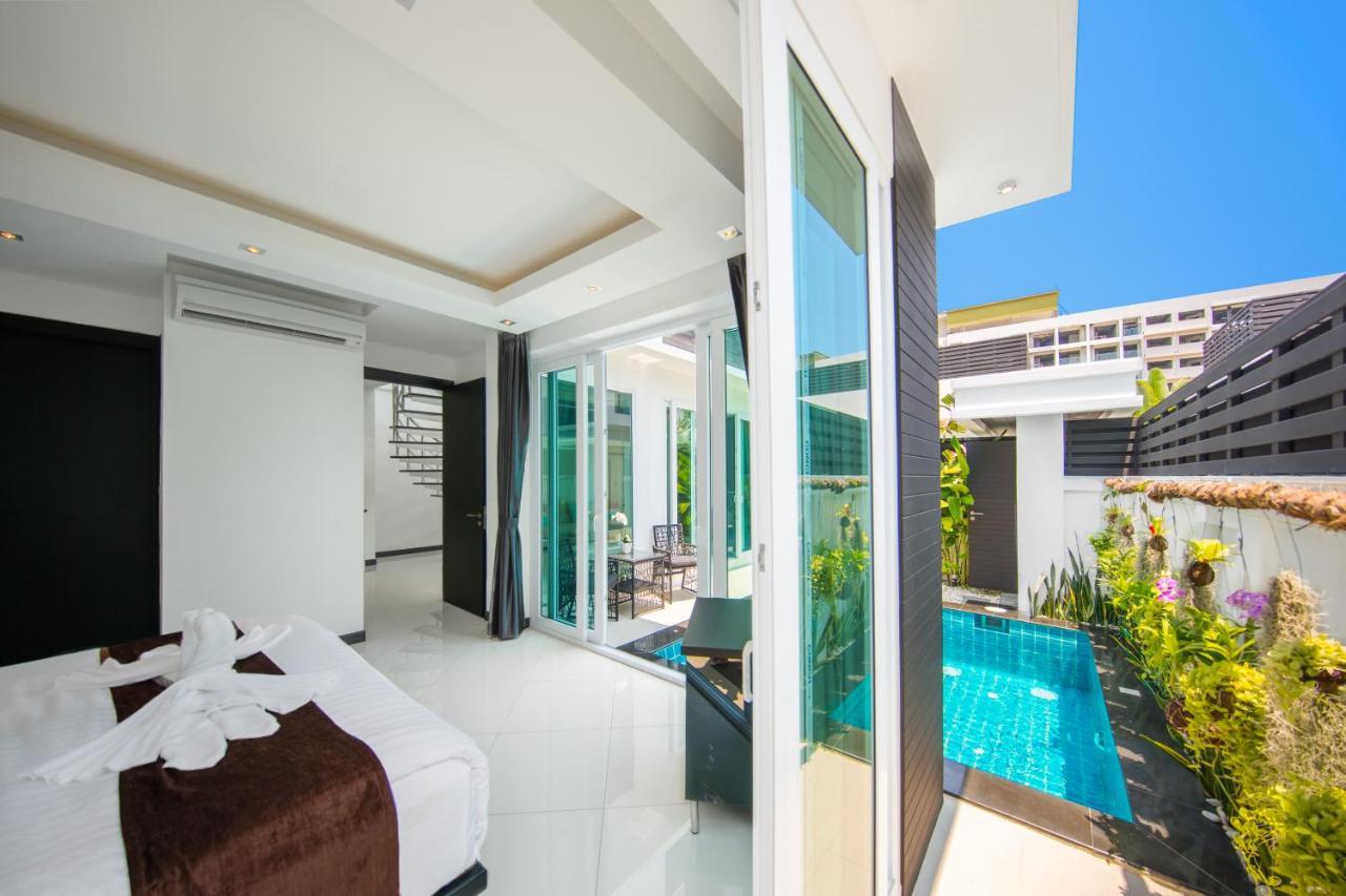 Hollywood Pool Jomtien *