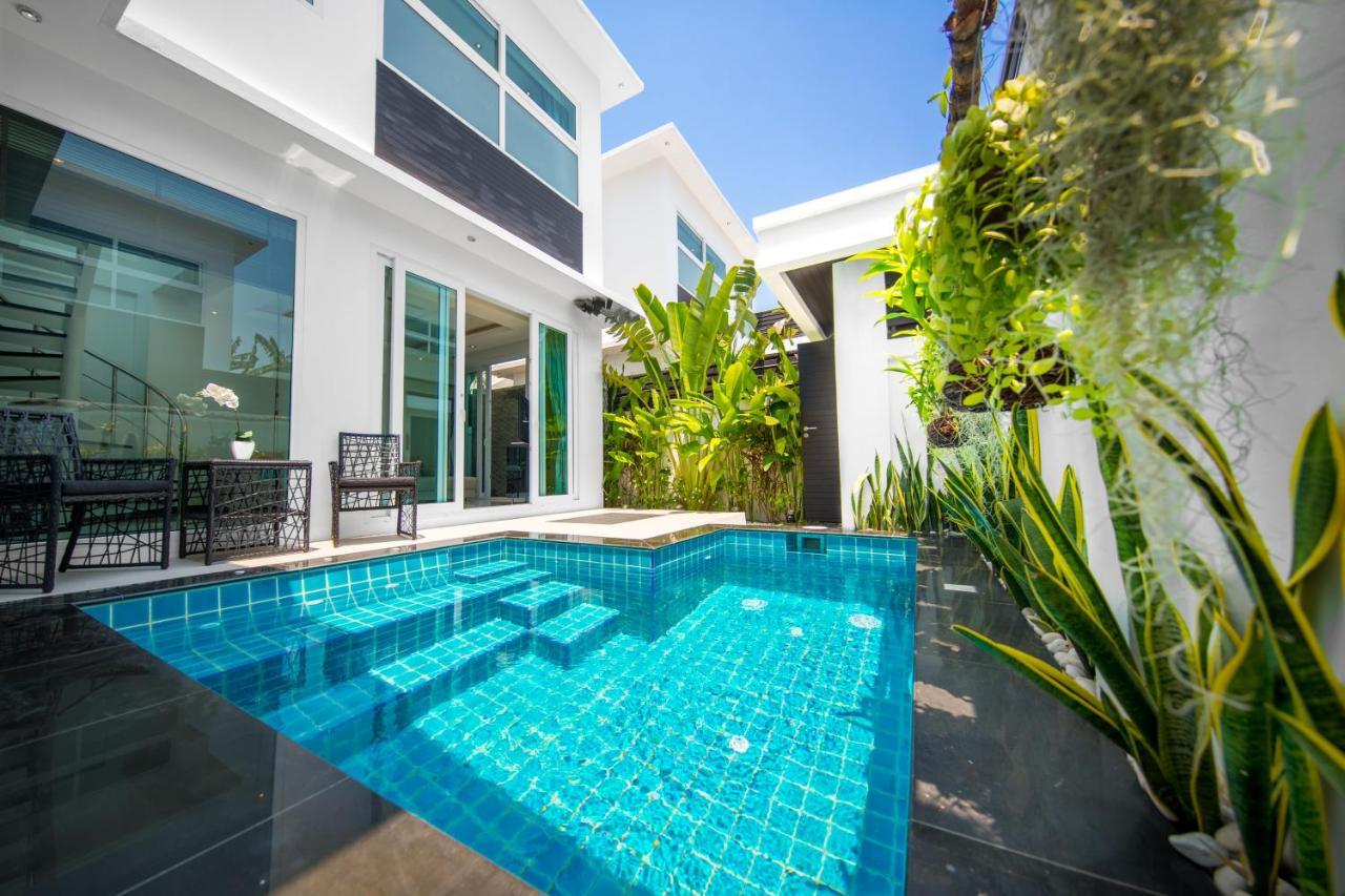 Hollywood Pool Jomtien Pattaya