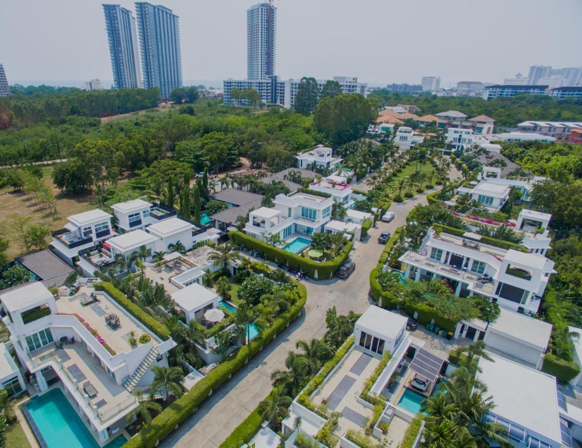 Hollywood Pool Jomtien