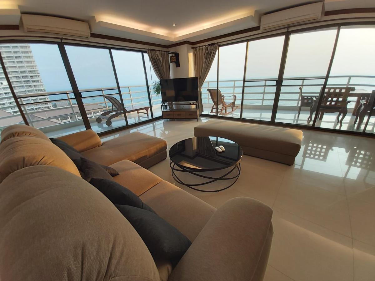 Condominum In Jomtien With Sea View, Balcony And Free Wifi Apartment Pattaya