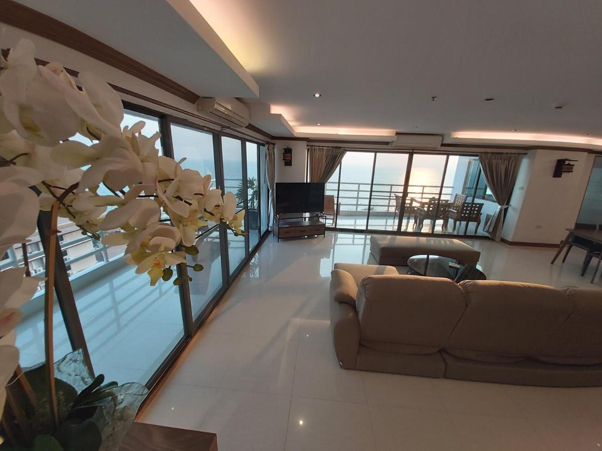 Condominum In Jomtien With Sea View, Balcony And Free Wifi