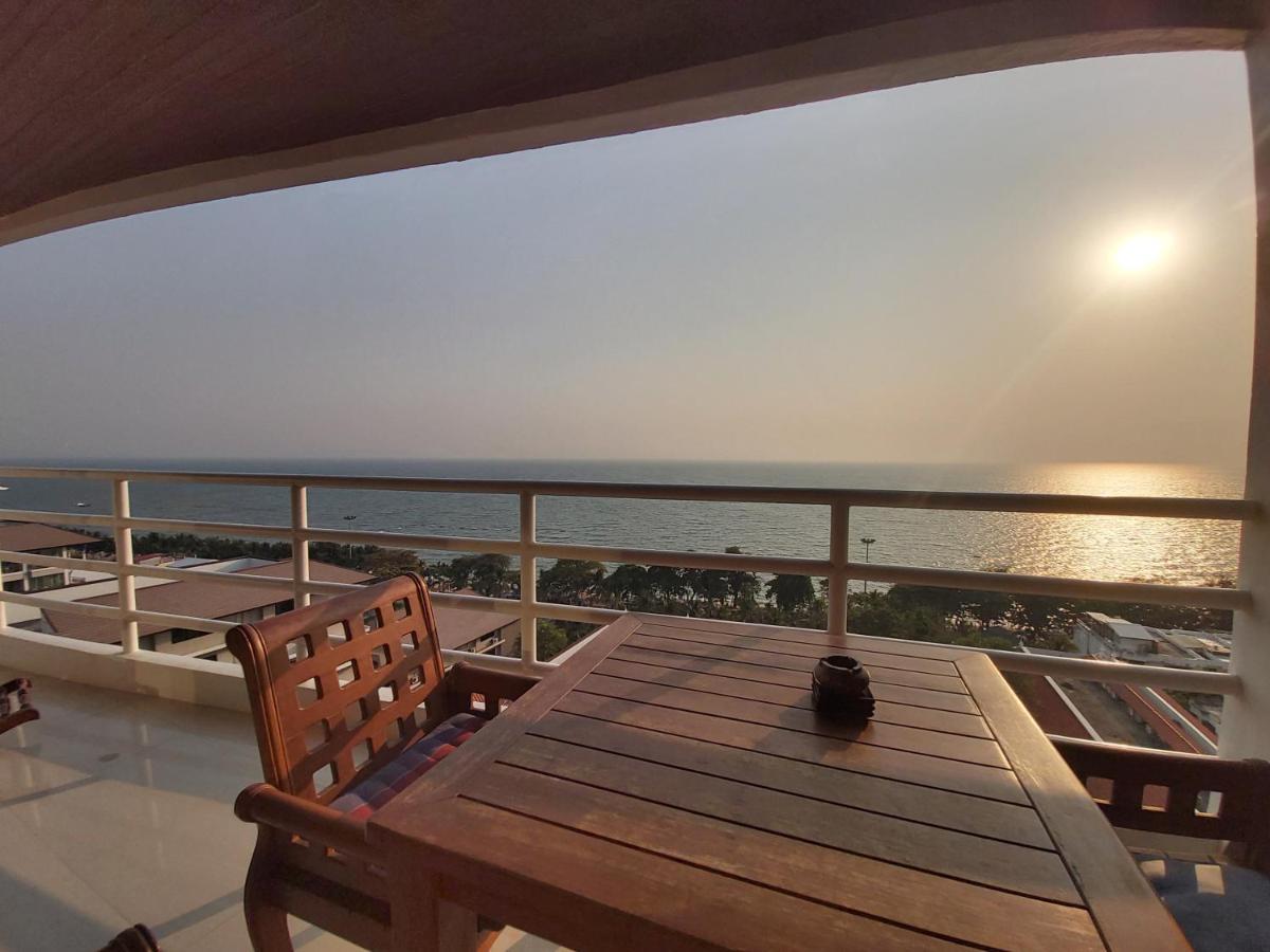 Condominum In Jomtien With Sea View, Balcony And Free Wifi Pattaya