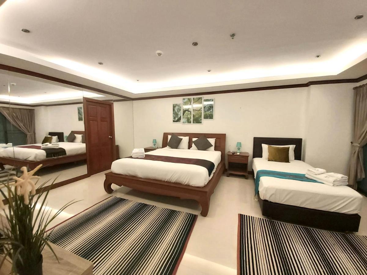 Condominum In Jomtien With Sea View, Balcony And Free Wifi *
