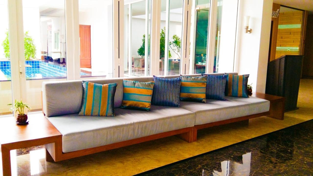 Vareena Palace 4*