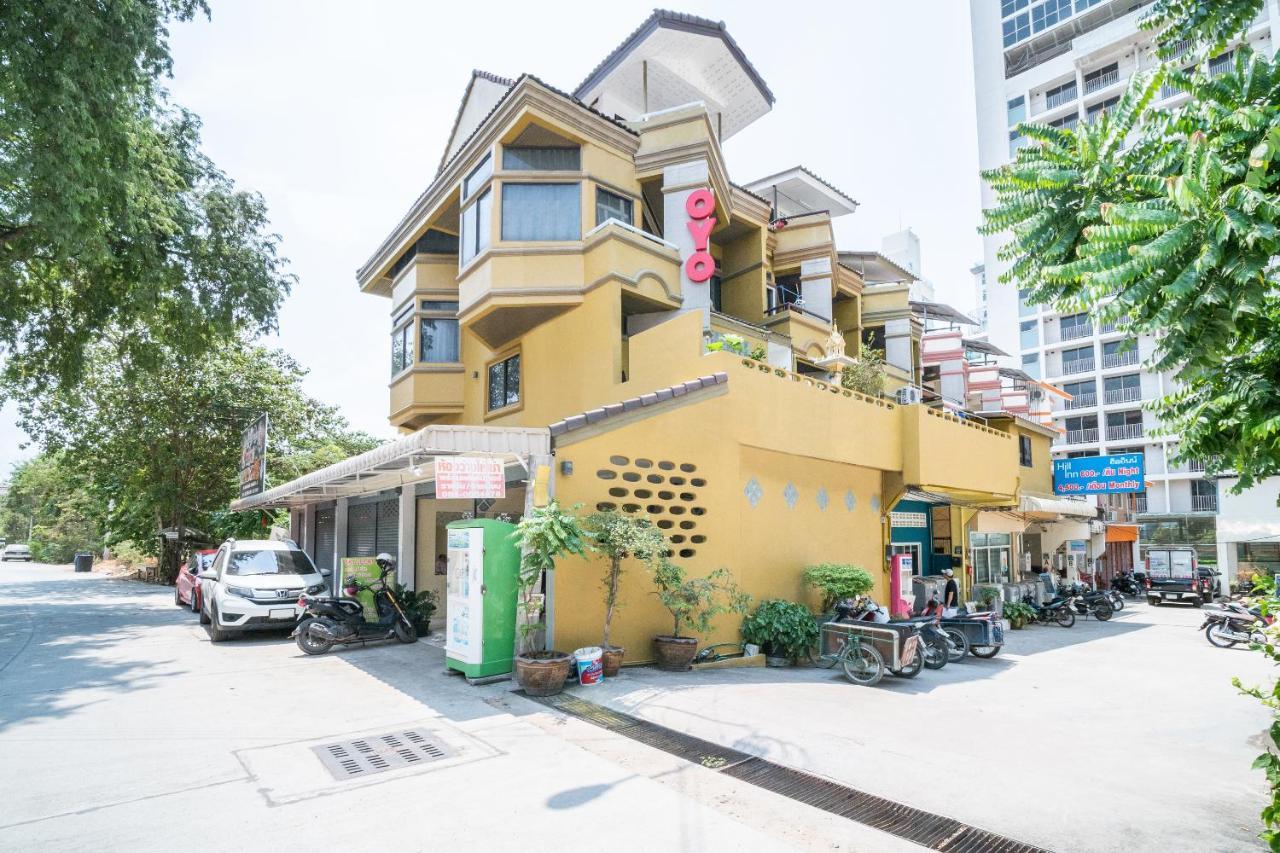 Oyo 648 Ake Apartment