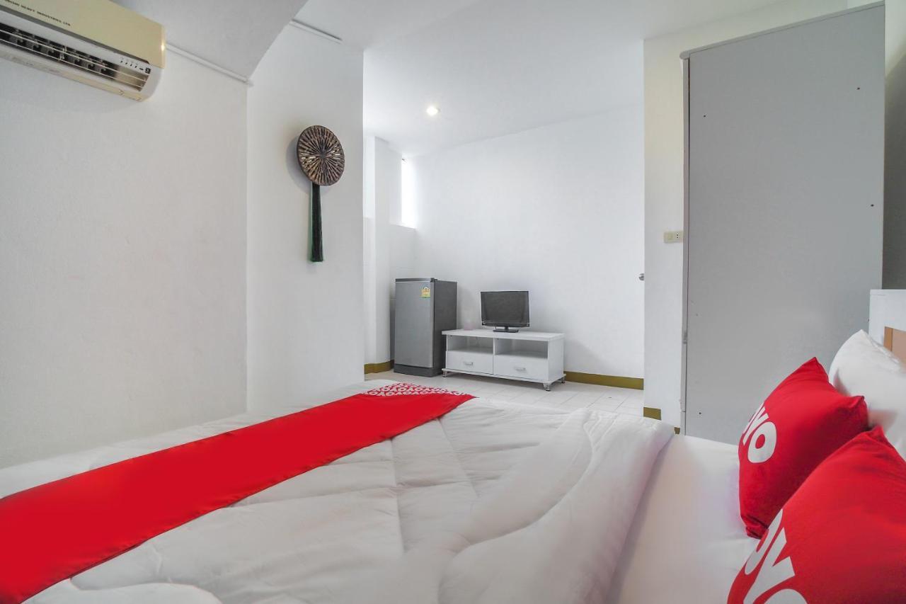 Apartment Oyo 648 Ake
