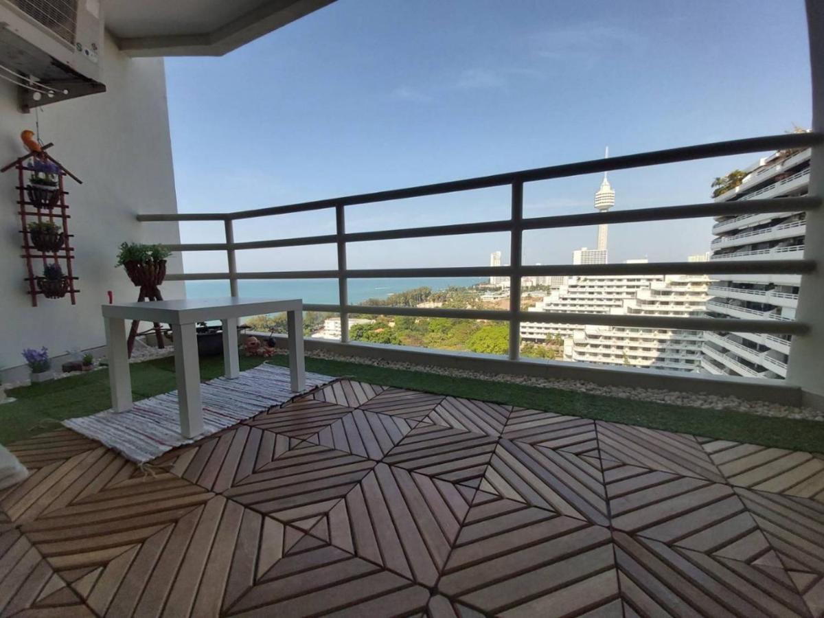 Apartment Condominum In Jomtien With Sea View, Balcony And Free Wifi