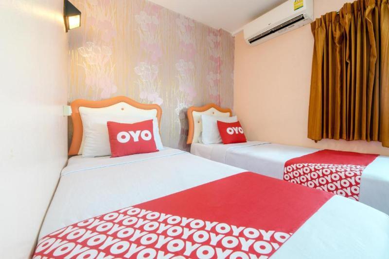 Oyo 348 Saithong Place 2*