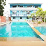 Oyo 1004 Naklua Mansion โรงแรม