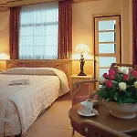 Golden Cliff House 3*